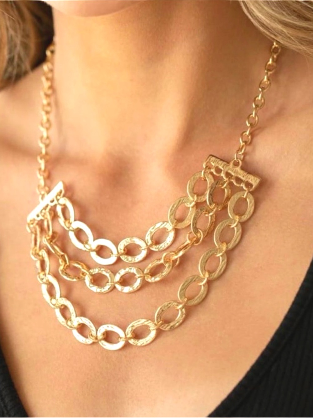 🆕Women’s Short Gold Tone Layered Gold Chain Adjustable Necklace💜💜